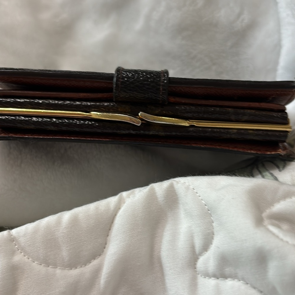 Louis Vuitton Monogram Wallet - Picture 3 of 8